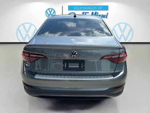 Used 2023 Volkswagen Jetta SE w/ Panoramic Sunroof Package FWD image 6
