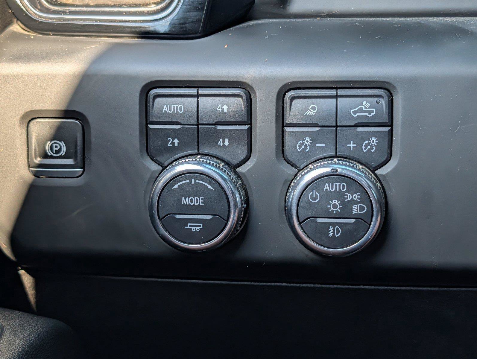 Used 2025 GMC Sierra 3500 AT4 w/ AT4 Premium Plus Package AWD/4WD image 31