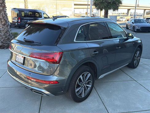 Used 2023 Audi Q5 2.0T Premium w/ Convenience Package image 6