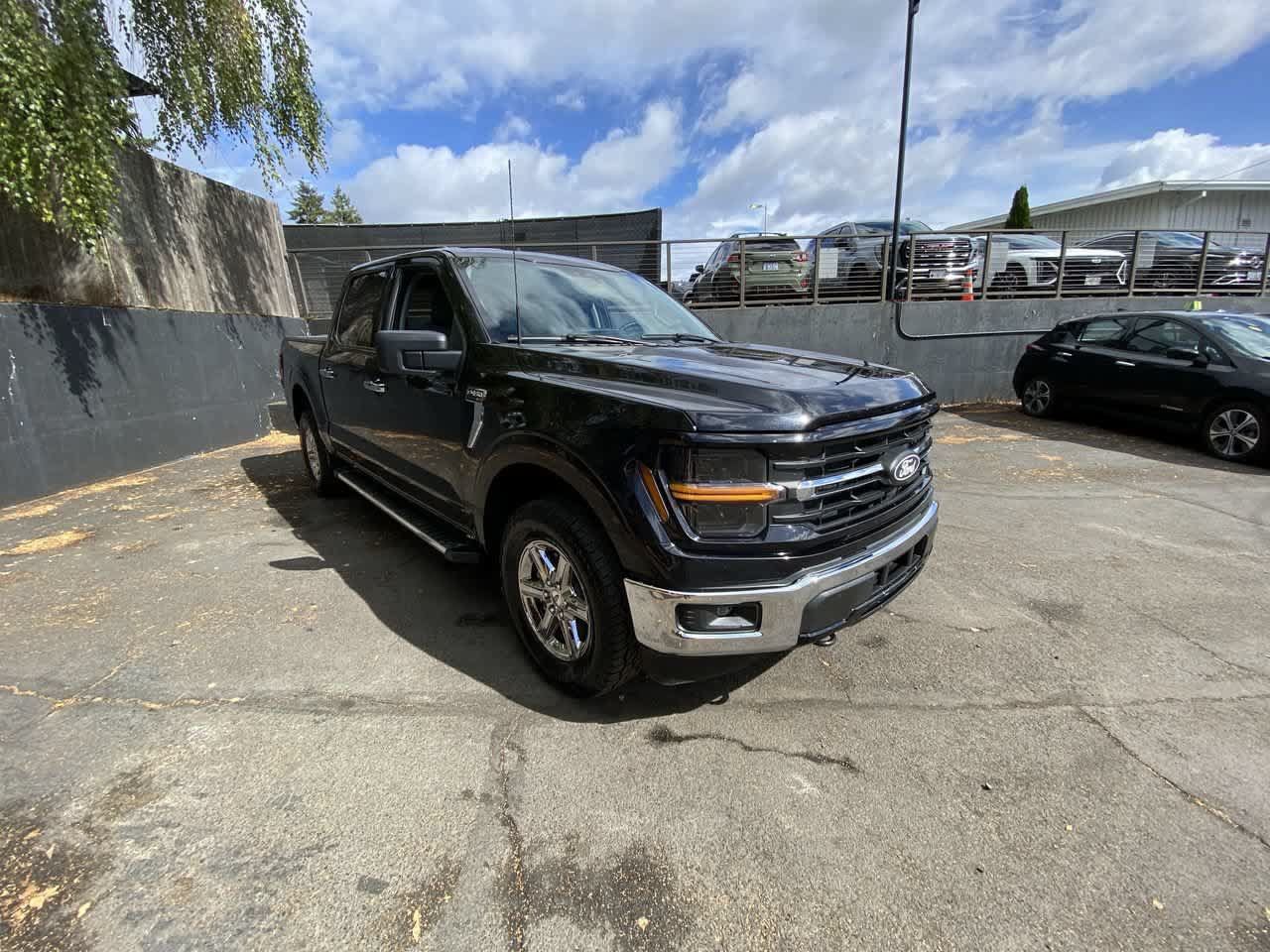 Used 2025 Ford F150 XLT w/ Equipment Group 301A Standard AWD/4WD image 8