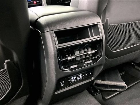 Used 2024 Jeep Grand Cherokee Limited w/ Black Appearance Package RWD image 9