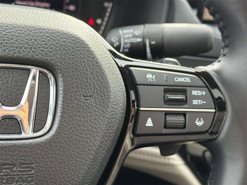 Used 2024 Honda Accord Touring image 12