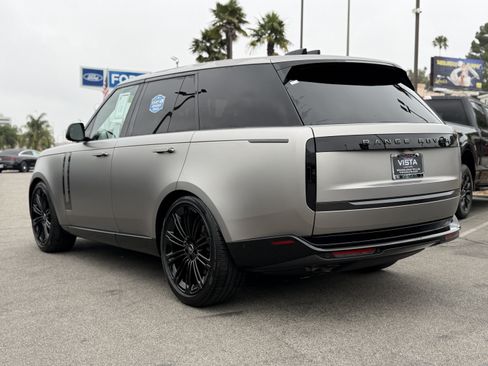 Used 2025 Land Rover Range Rover SE AWD/4WD image 5
