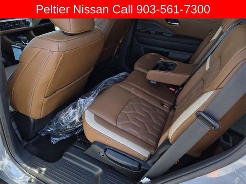 Used 2026 Nissan Pathfinder Platinum w/ Cargo Package image 11