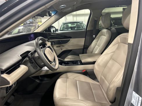 Used 2024 Lincoln Nautilus Premier w/ Equipment Group 102A image 10