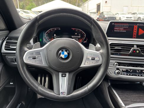Used 2021 BMW 740i w/ M Sport Package image 8