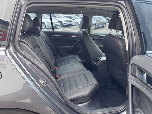 Used 2017 Volkswagen Golf S FWD image 21