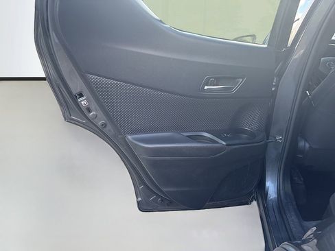 Used 2018 Toyota C-HR XLE image 24