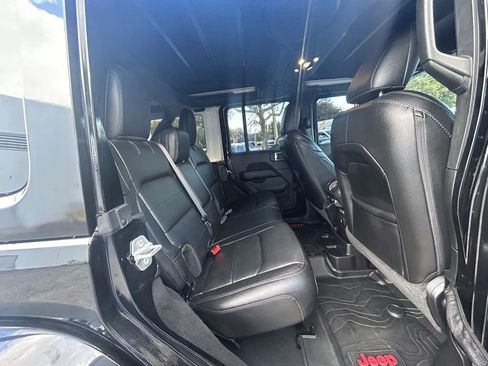 Used 2021 Jeep Wrangler Unlimited Sahara image 29