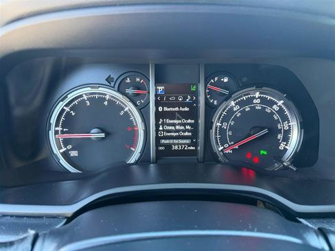 Used 2022 Toyota 4Runner Limited AWD/4WD image 15