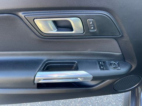 Certified 2021 Ford Mustang Coupe image 9