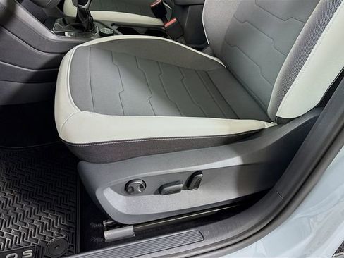 New 2026 Volkswagen Taos SE AWD/4WD image 18