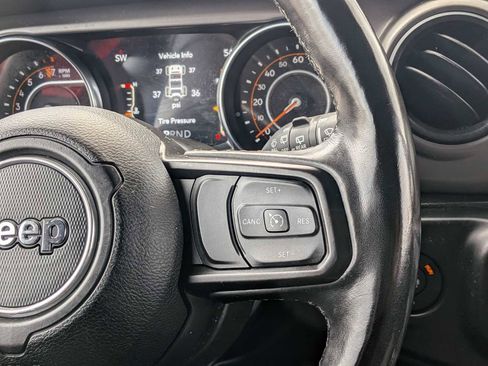 Certified 2022 Jeep Wrangler Unlimited Sport w/ Sun And Sound Package AWD/4WD image 16