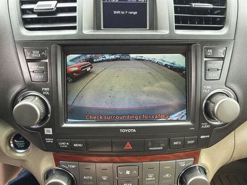 Used 2010 Toyota Highlander Limited image 27