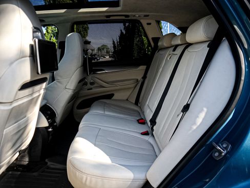 Used 2016 BMW X5 M image 31