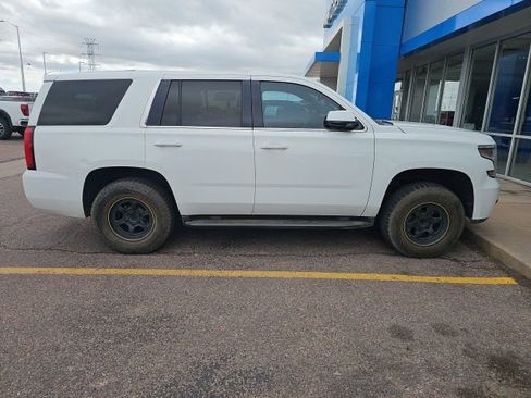 Used 2018 Chevrolet Tahoe 2WD w/ Remote Keyless Entry Package image 2