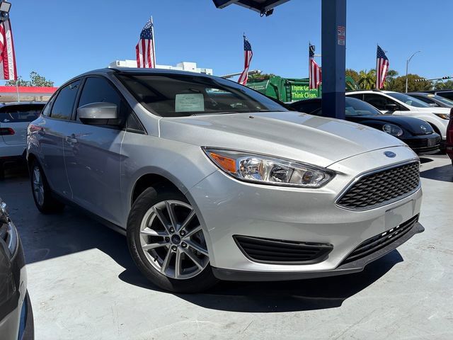 Used 2018 Ford Focus SE FWD image 1