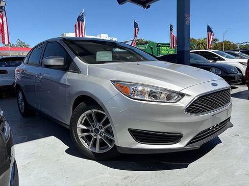 Used 2018 Ford Focus SE image 1