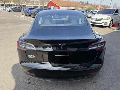 Used 2018 Tesla Model 3 image 10