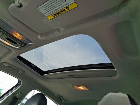 Certified 2025 Hyundai Elantra Limited FWD image 14