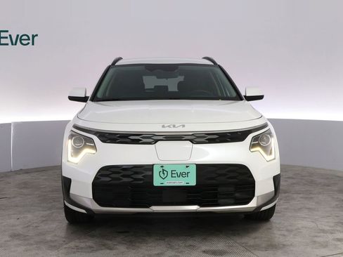 Used 2023 Kia Niro Wind FWD image 12