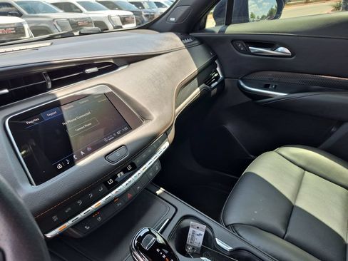 Used 2023 Cadillac XT4 Sport FWD image 28