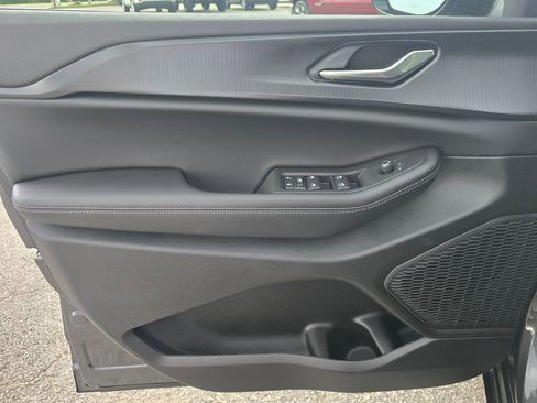 New 2025 Jeep Grand Cherokee L Altitude image 35