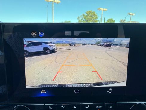 Used 2025 Chevrolet Colorado Trail Boss AWD/4WD image 24
