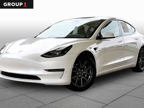 Used 2023 Tesla Model 3 Standard Range RWD image 1
