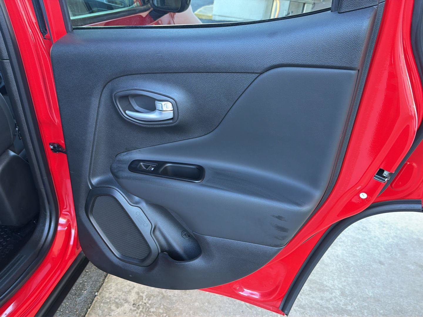 Used 2023 Jeep Renegade Trailhawk AWD/4WD image 15