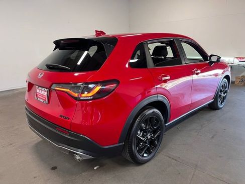 Used 2024 Honda HR-V Sport image 3