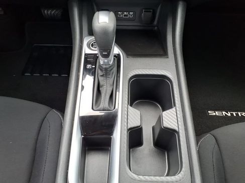 Used 2025 Nissan Sentra SV FWD image 13