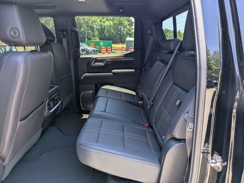 Used 2023 Chevrolet Silverado 1500 High Country w/ Technology Package AWD/4WD image 13
