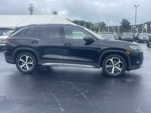 Certified 2026 Volkswagen Tiguan SE w/ Panoramic Sunroof Package FWD image 8