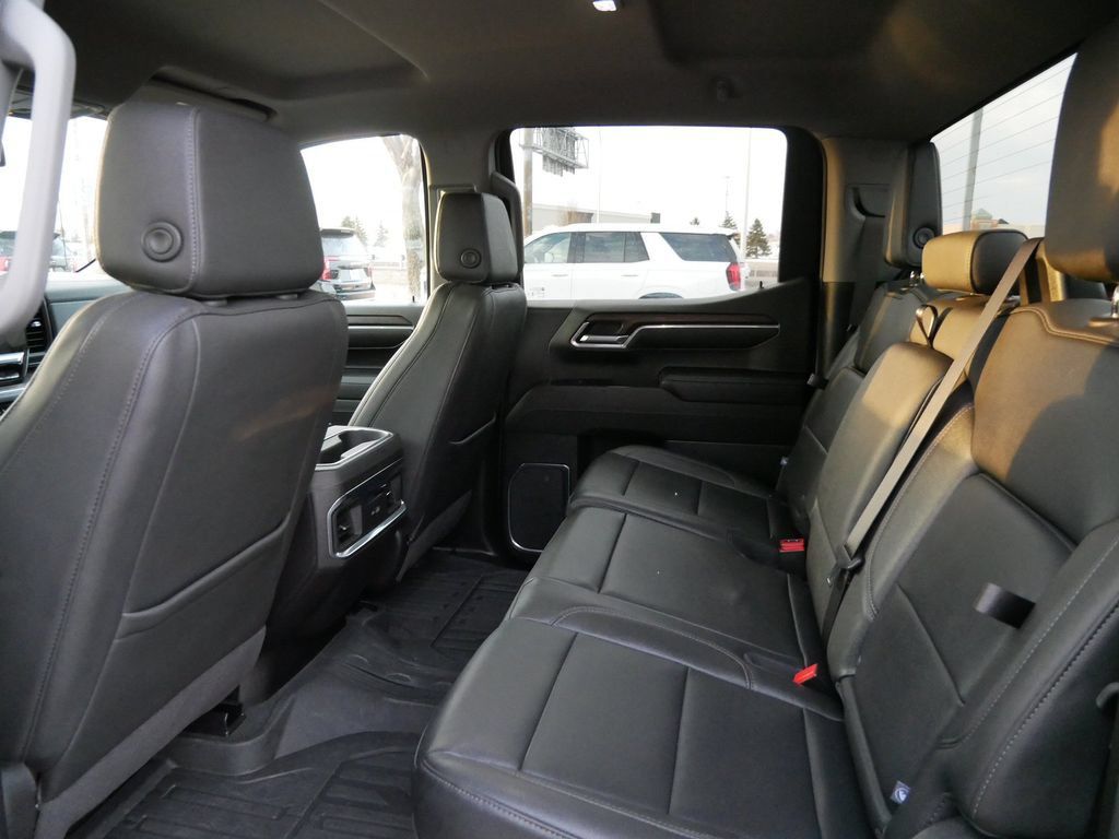 Used 2024 GMC Sierra 1500 SLT w/ SLT Premium Package AWD/4WD image 10