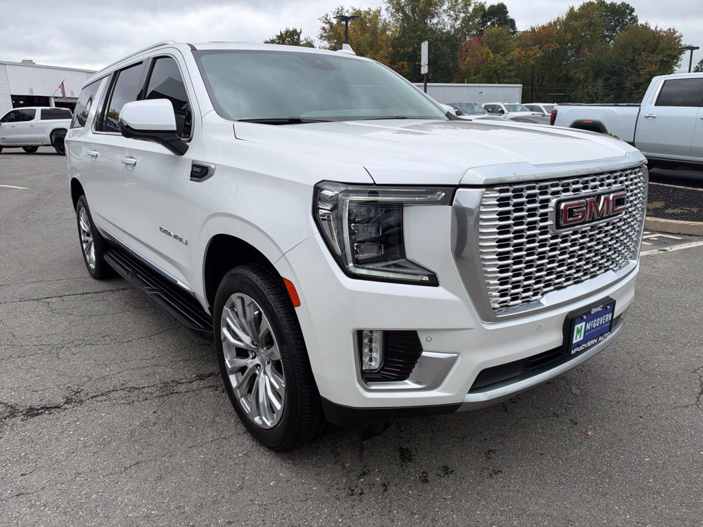 Used 2024 GMC Yukon XL Denali AWD/4WD image 9