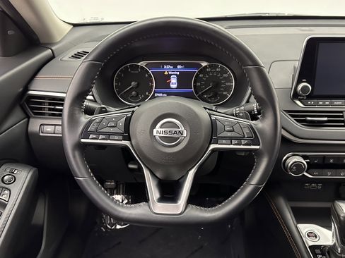Used 2020 Nissan Altima 2.5 SR w/ Premium Package image 24