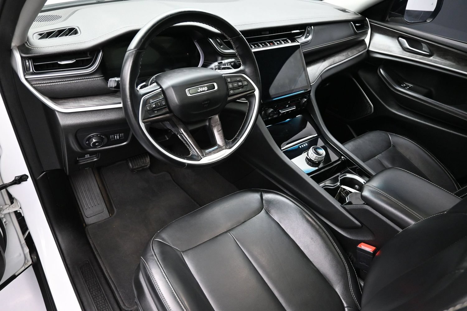 Used 2021 Jeep Grand Cherokee L Limited RWD image 22