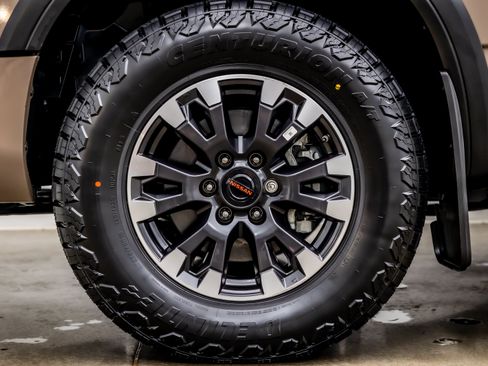 Used 2020 Nissan Titan PRO-4X w/ Pro-4x Convenience Package AWD/4WD image 35