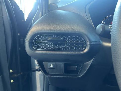 Used 2023 Honda HR-V LX image 21