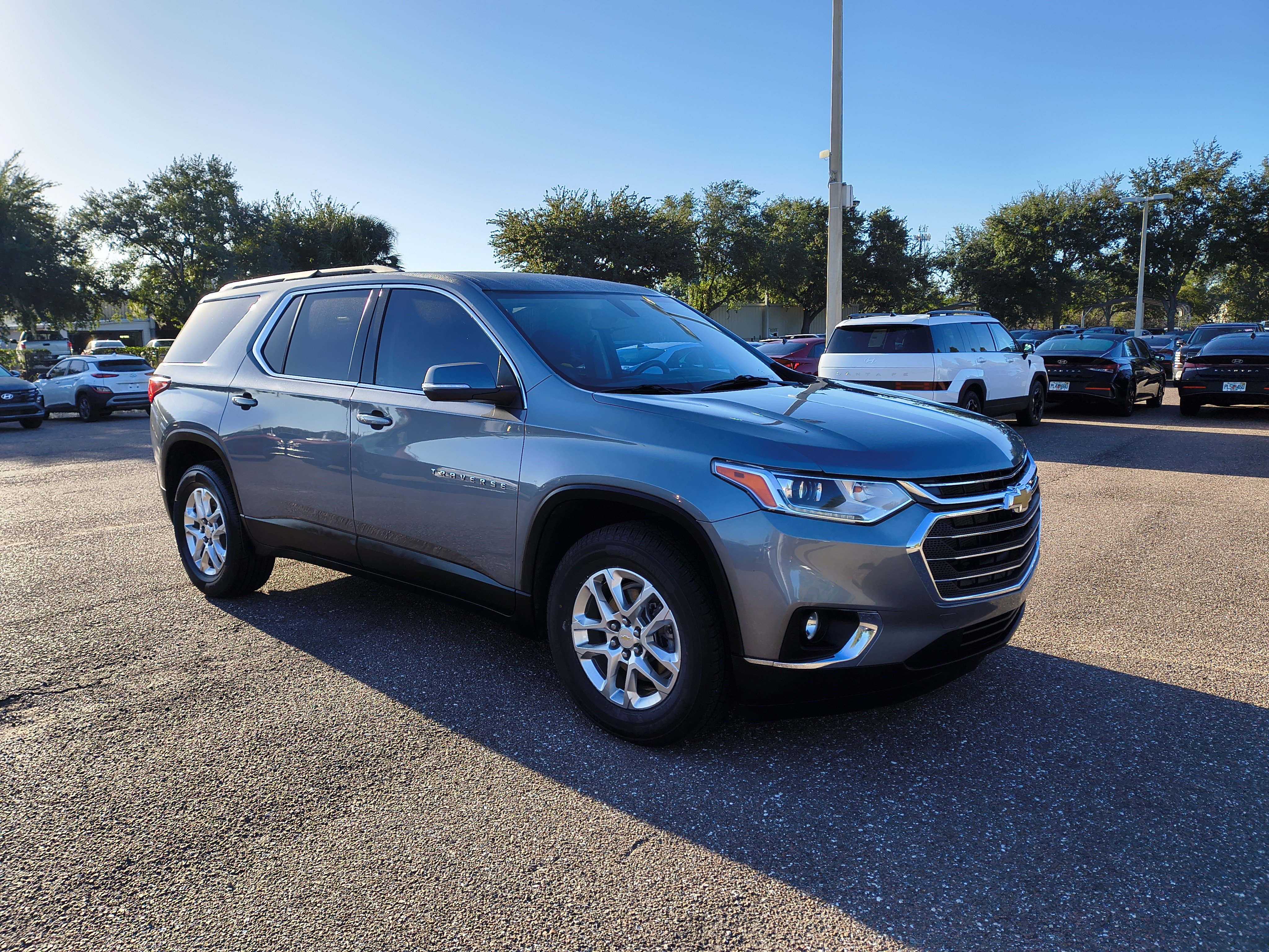 Used 2021 Chevrolet Traverse LT FWD image 8