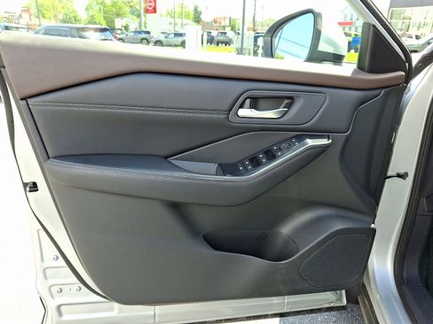 Certified 2023 Nissan Rogue SV w/ SV Premium Package AWD/4WD image 15