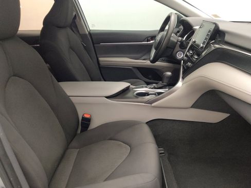 Used 2022 Toyota Camry LE FWD image 21