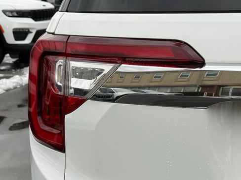 Used 2023 GMC Acadia SLT image 17