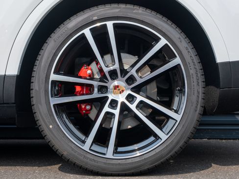 New 2026 Porsche Cayenne S AWD/4WD image 13