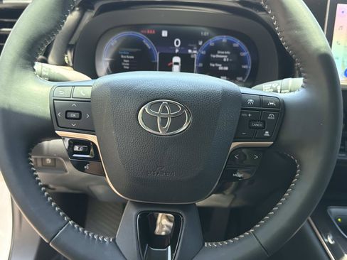 Used 2024 Toyota Crown AWD/4WD image 27