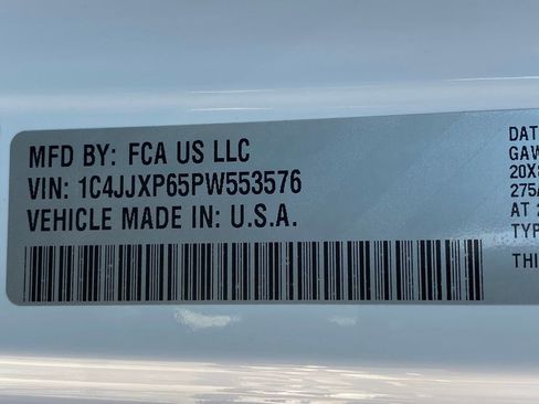 Used 2023 Jeep Wrangler Unlimited Sahara w/ Cold Weather Group image 50