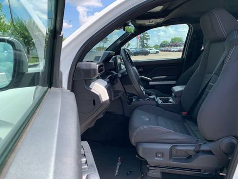 Used 2024 Toyota Tacoma TRD Off-Road AWD/4WD image 22