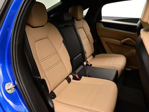 Certified 2025 Porsche Cayenne S AWD/4WD image 17