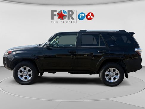 Used 2021 Toyota 4Runner SR5 AWD/4WD image 2